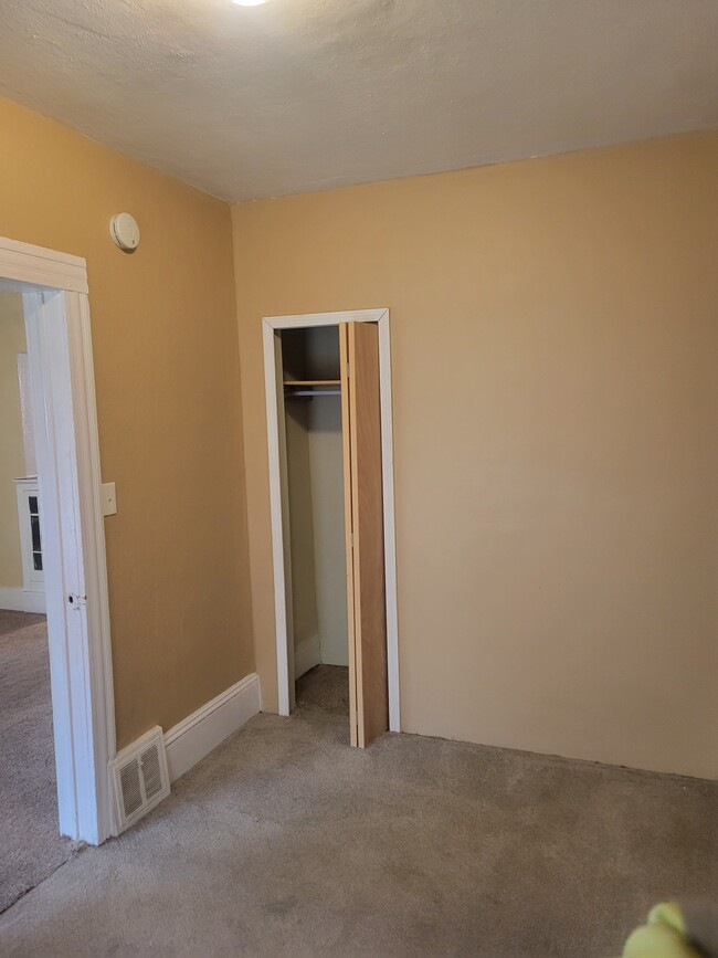 Building Photo - 3619 E 55th St