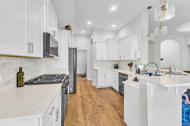 Building Photo - 816 Hedgefield Way