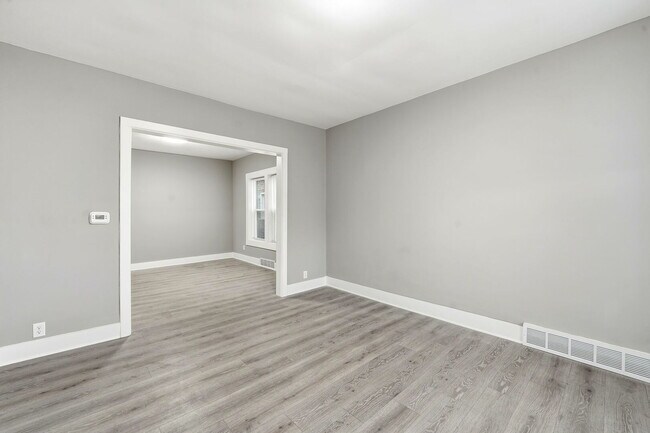 Building Photo - 1217 N Harding Ave