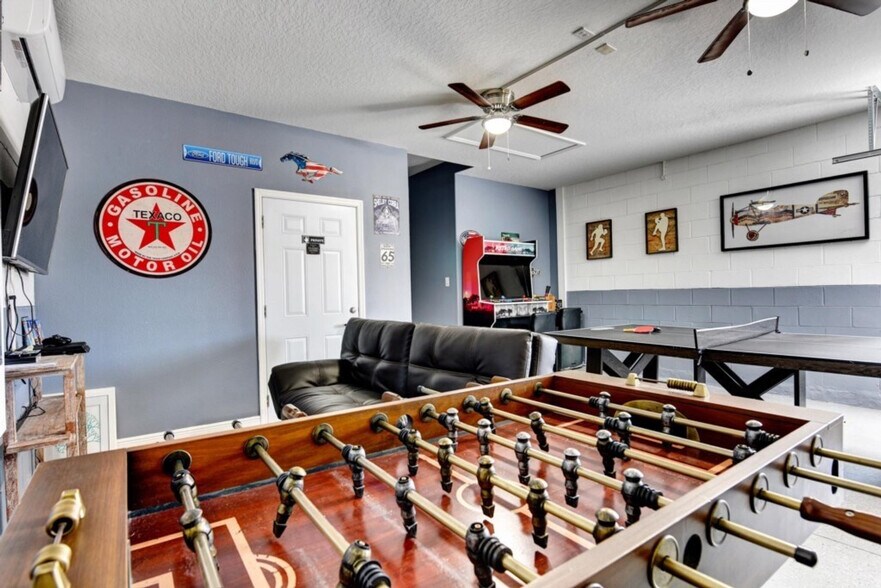 Building Photo - 5254 Wildwood Wy