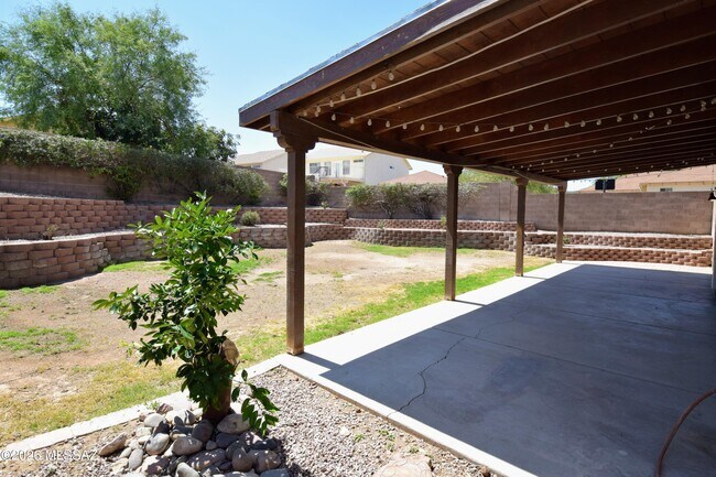 Building Photo - 10226 E Desert Eden Pl