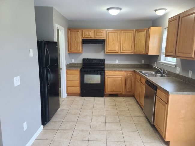 Building Photo - 3 Bedroom Townhome for Rent in Waynesboro!