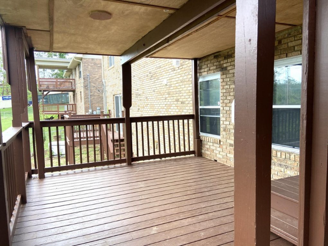 Building Photo - 7918 Holly Hills Dr