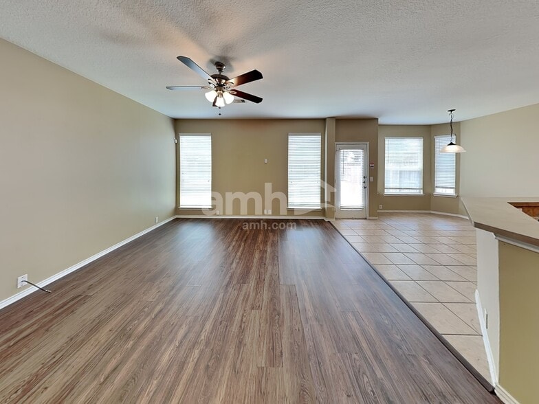 Building Photo - 2914 Acacia Fair Ln