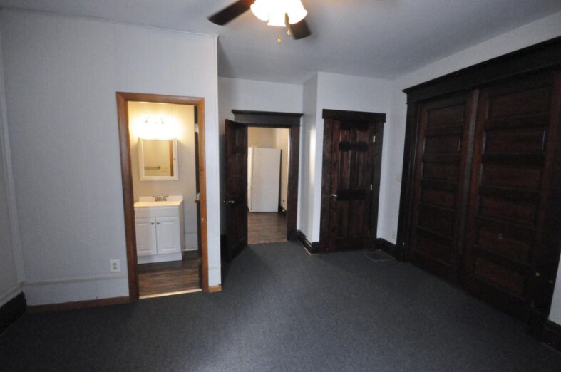 Building Photo - 407 E 14th Ave