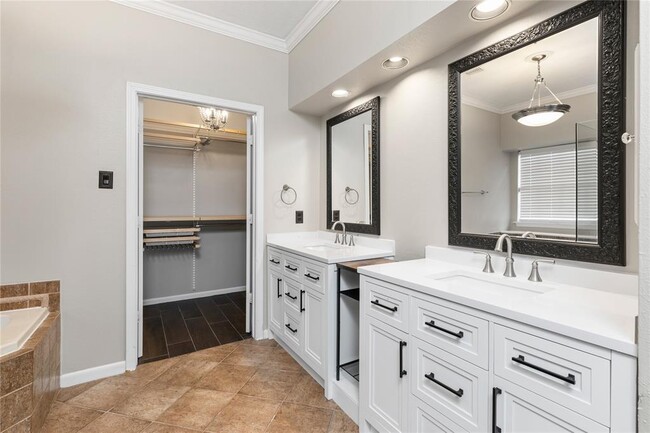 Building Photo - 3603 Rock Springs Dr
