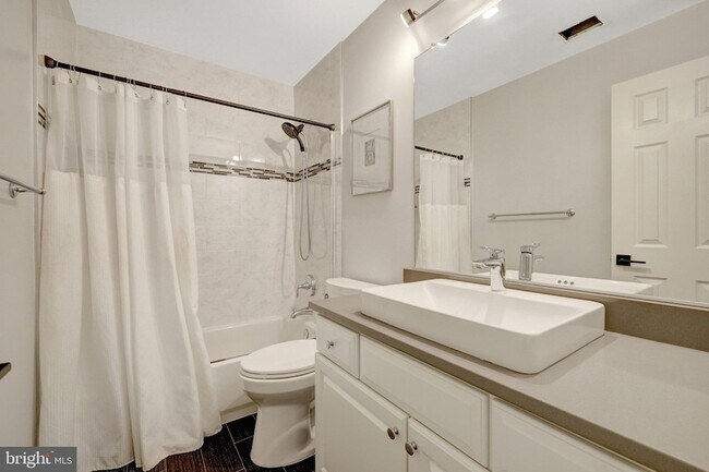 Building Photo - 1926 Poole Ln