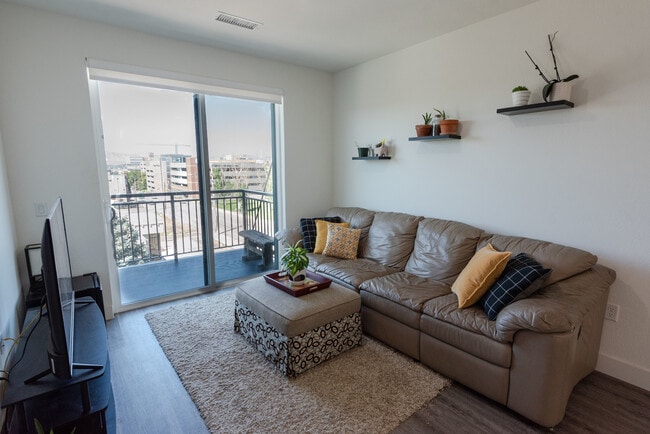 Building Photo - 3500 S Corona St