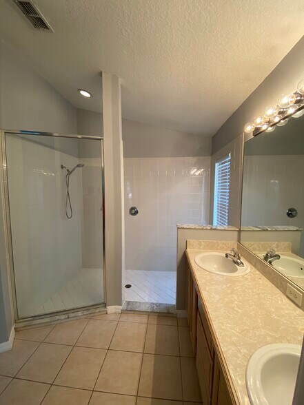 Building Photo - 4627 Dunnie Dr