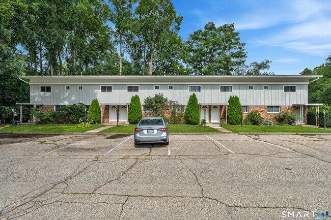 Building Photo - 19 Denlar Dr