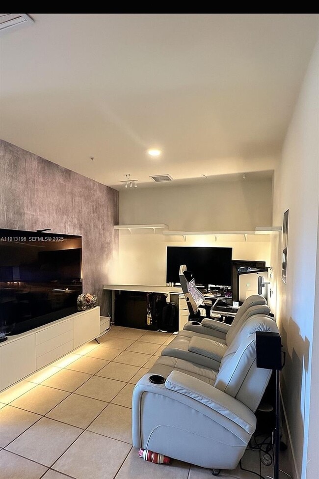 Building Photo - 7925 NW 104th Ave