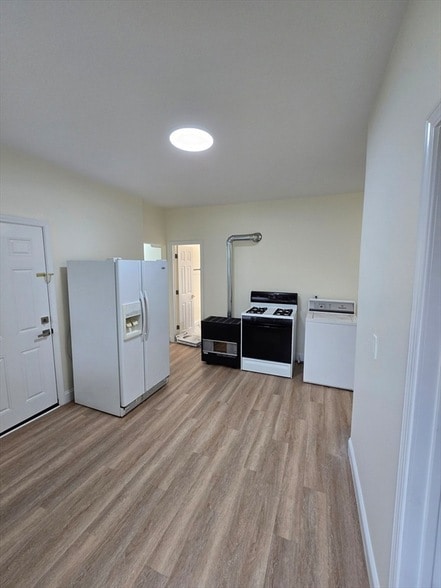 Building Photo - 38 Fox St