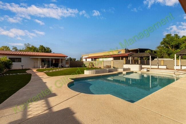 Building Photo - Beautiful Gilbert Home with Pool — Convenient Location & Modern Upgrades!