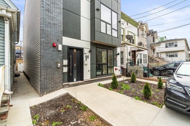Building Photo - 66 Corbin Ave
