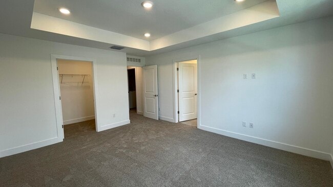 Building Photo - 209 Preserve Trl S