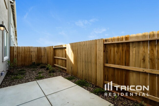 Building Photo - 2171 Comstock Ln