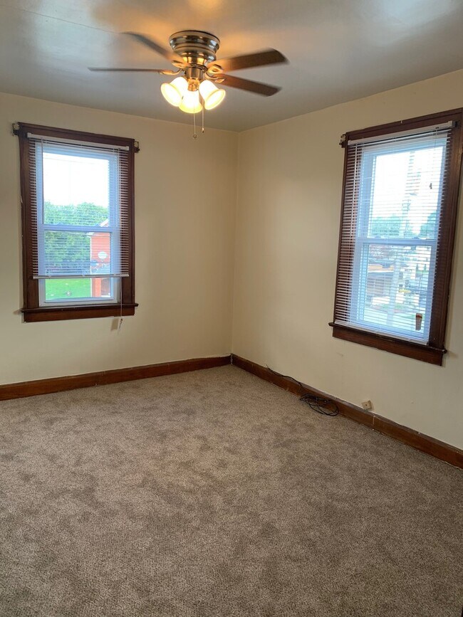 Building Photo - 1324 Salt Springs Rd