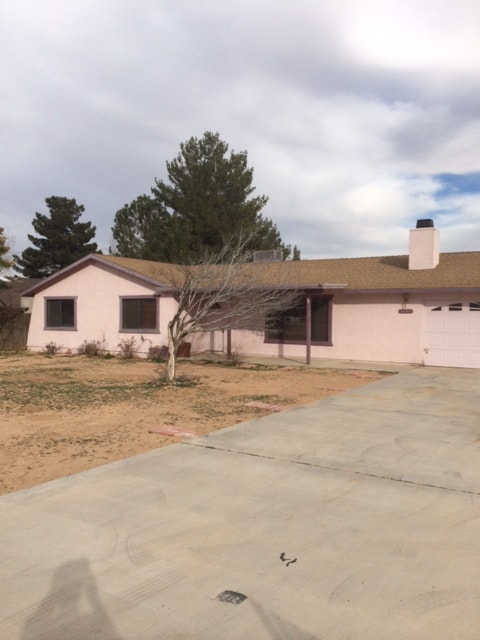 Building Photo - 3 BEDROOM HOME IN APPLE VALLEY