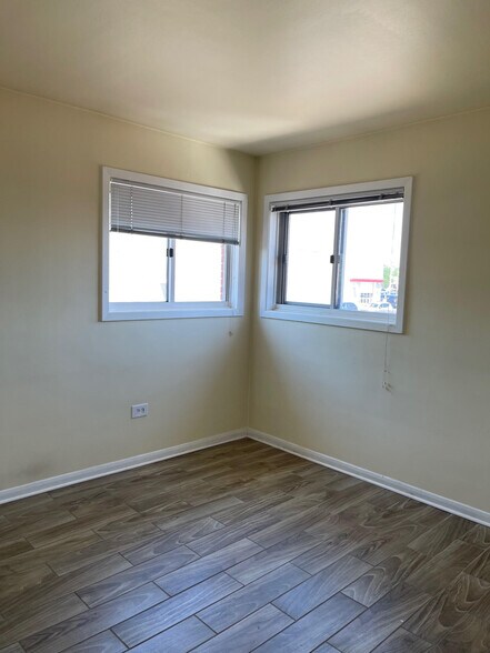 Building Photo - 1316 Carol St