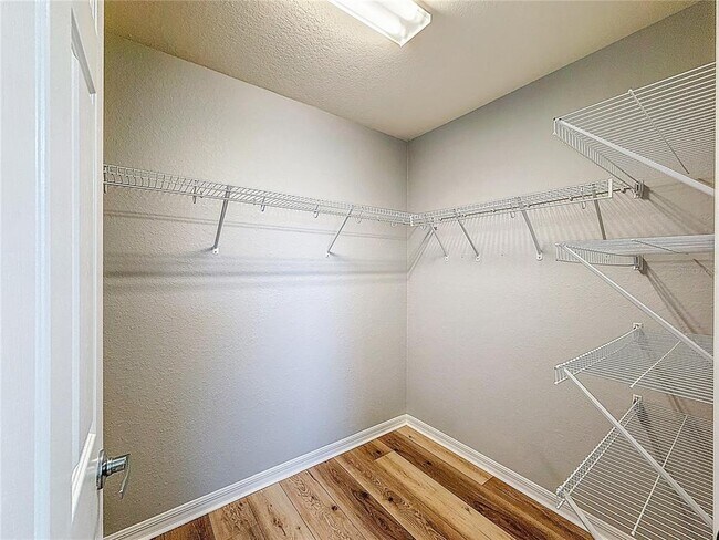 Building Photo - 6945 Gideon Cir