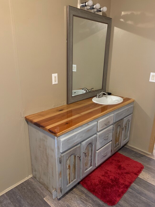 Building Photo - 112 Pine Knot Trail