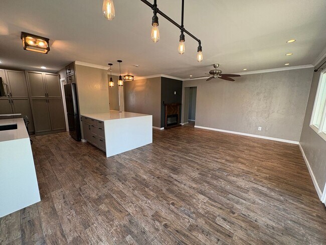 Building Photo - 4945 Mt Alifan Dr