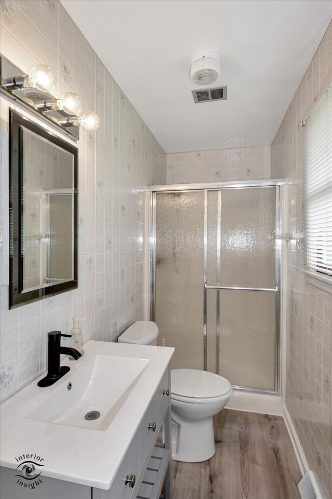 Building Photo - 18 Laurel Ln