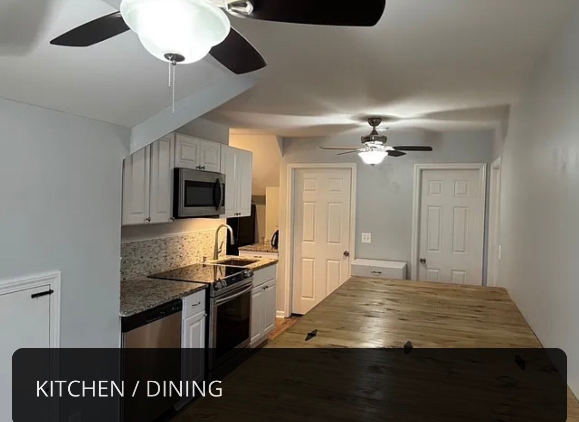 Building Photo - 2475 E Maple Rd