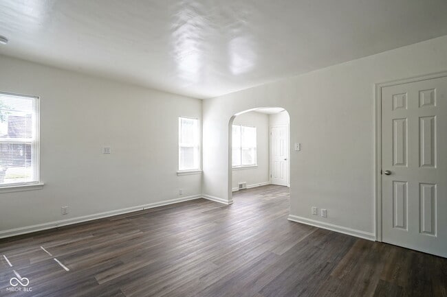 Building Photo - 1550 N Butler Ave