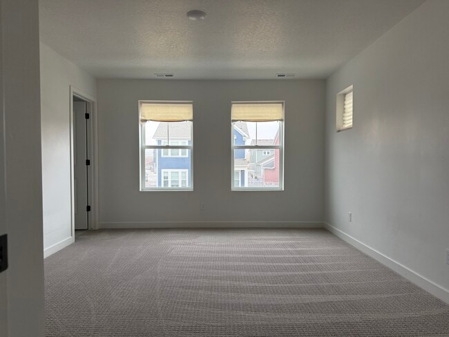 Building Photo - 6863 W Meadow Grass Dr