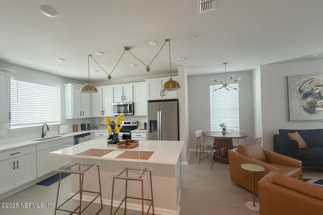 Building Photo - 1063 Farwell St