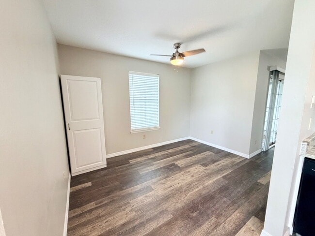 Building Photo - *** $500 OFF MOVE IN SPECIAL *** "Charming 3-Bed Condo with Scenic Views & Granite Finishes in Me...