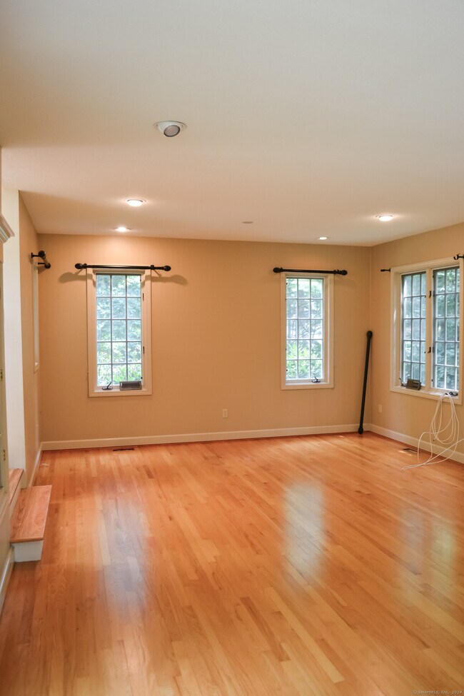 Building Photo - 1 Kempton Mews