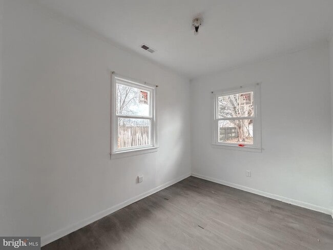 Building Photo - 35972 Washington Ave