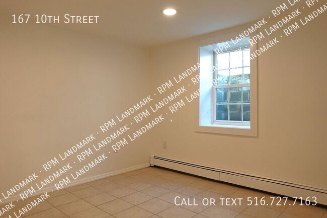 Building Photo - 167 10th St