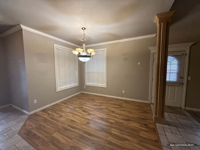 Building Photo - Stunning Home with Premium Upgrades and Modern Comforts!