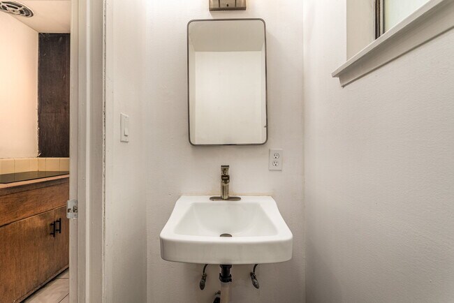 Building Photo - 6352 Clyde Ave