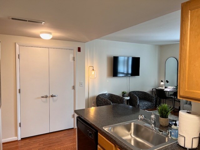 Building Photo - 350 G St SW