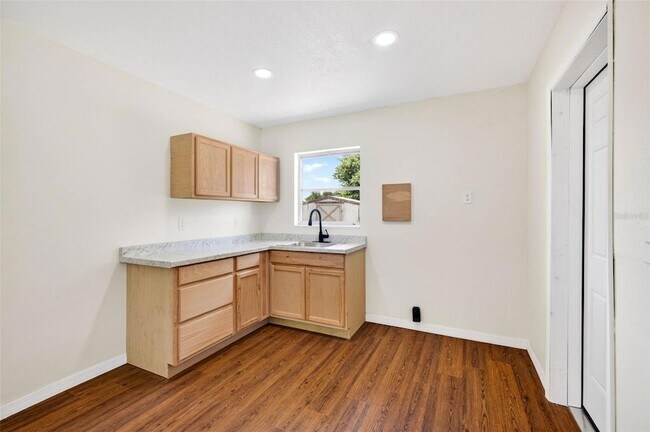 Building Photo - 34816 Evergreen Way