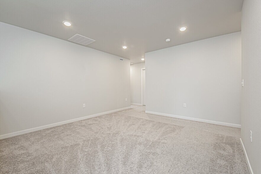 Building Photo - 2186 Flower Blossom Ave