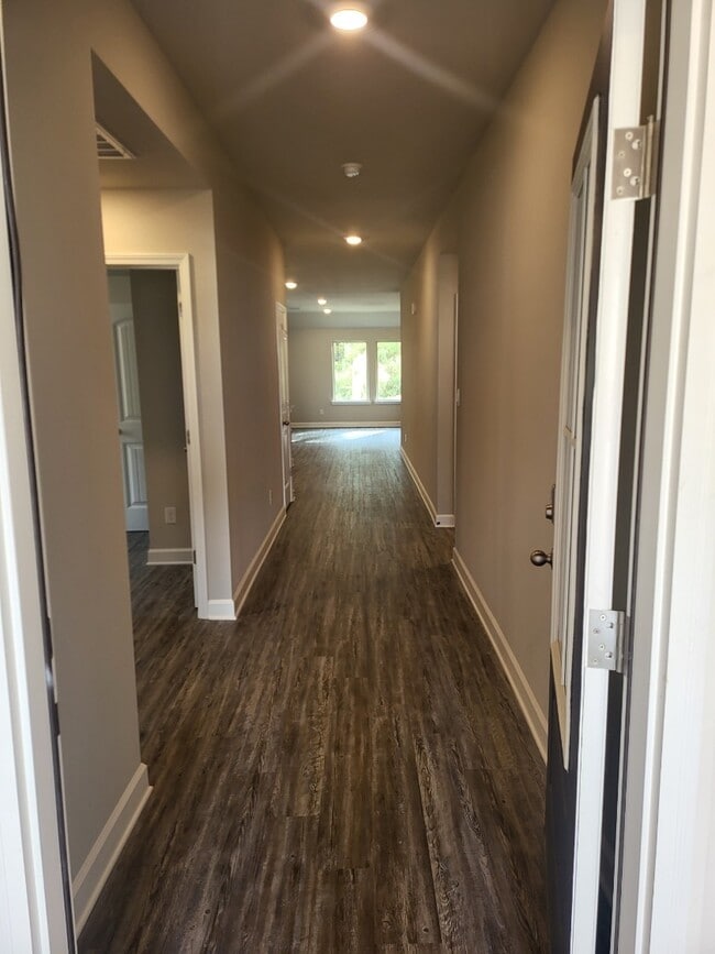Building Photo - 7224 Lillie Dr