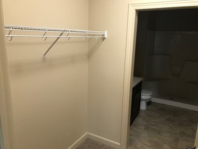 Building Photo - 2715 Bobcat Dr