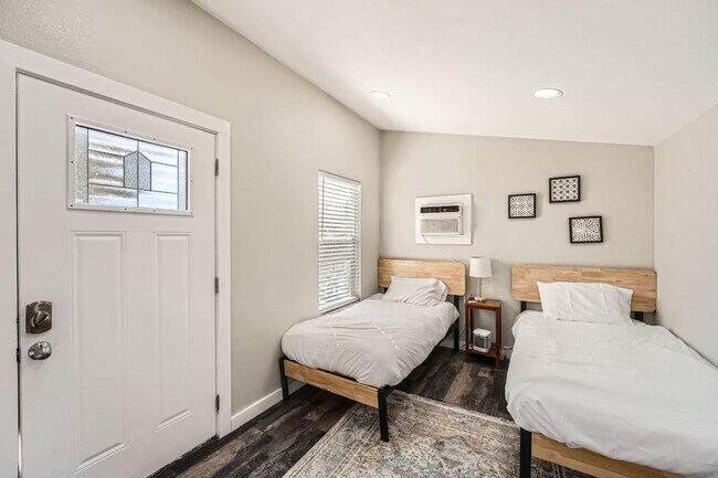 Building Photo - 1101 Coopers Hawk Path