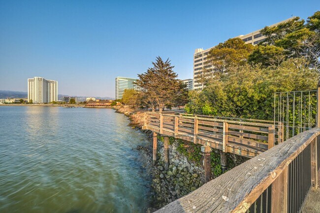 Building Photo - Breathtaking Bay, Lagoon, Marina & Sunset ...