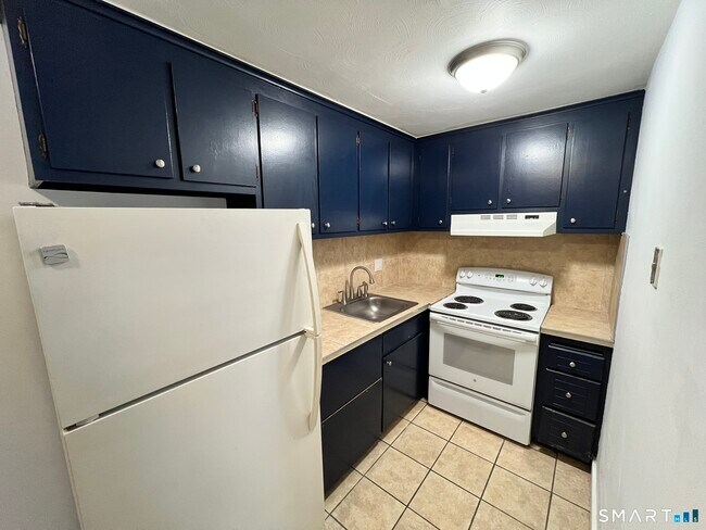 Building Photo - 515 Emmett St