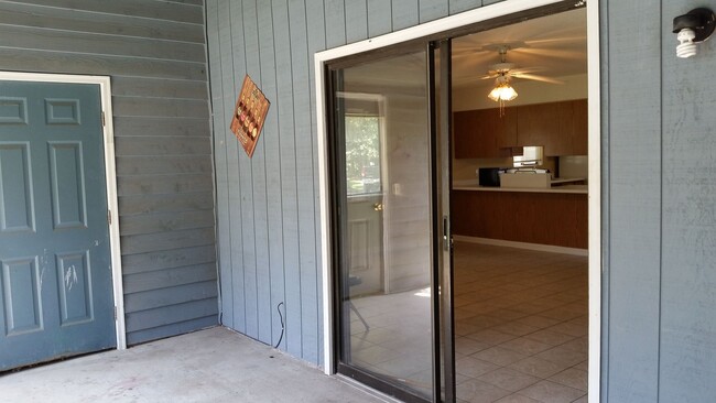 Building Photo - 145 Beaver Pond Loop