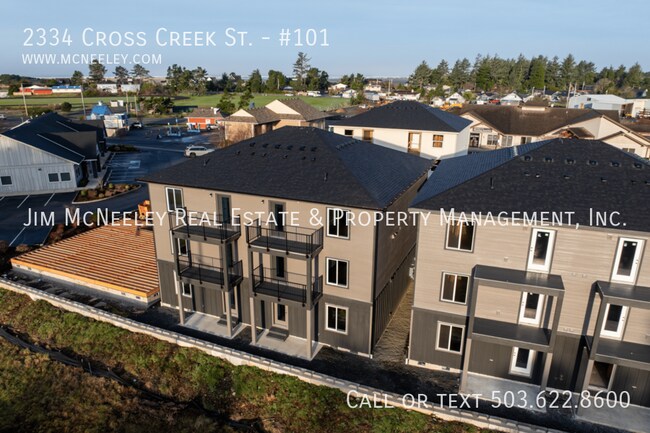 Building Photo - 2334 Cross Creek St