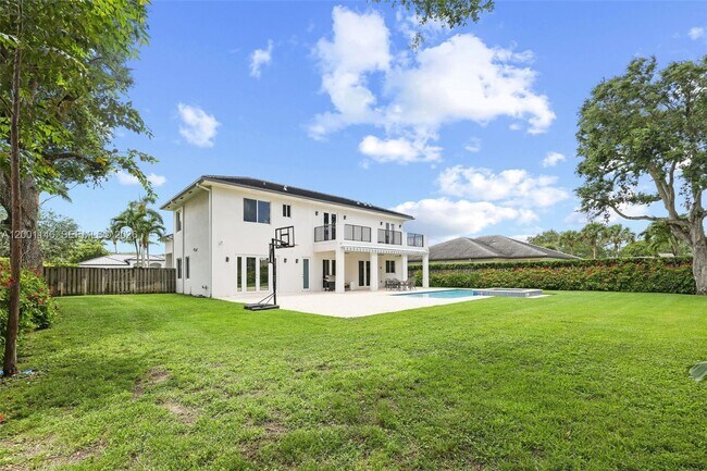 Building Photo - 14831 SW 93rd Ct