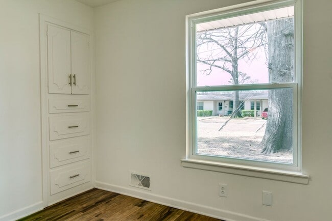 Building Photo - Beautifully Renovated Historic Home with a Large Backyard!