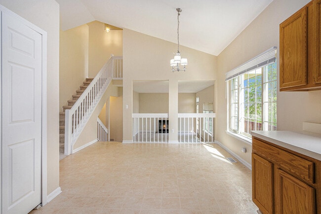 Building Photo - 5913 Lafayette Ln